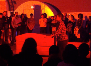 niv Acosta dance performance, image courtesy of the author