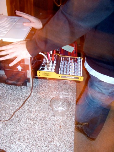 Electronic artist using Ableton 5 Live, Image by Flickr user Nofi