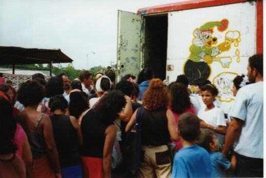 Ice Cream Vendor in Cuba, 2008, Courtesy of Flickr User berg_chabot