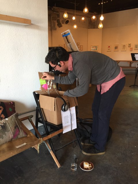 Listener experiencing "雜 (dza) ," image by Leo Cardoso