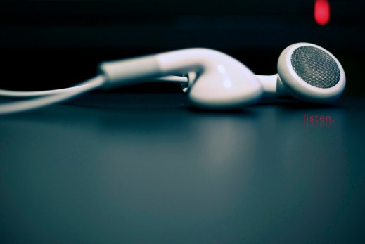 "Listen" by Flickr user Fe Ilya, CC BY-SA 2.0